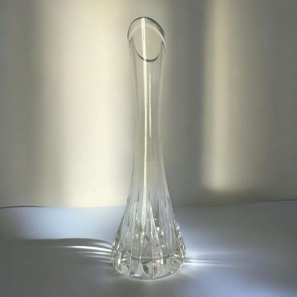 8 Inches Crystal Stem Vase with fluted heavy base and angled mouth - Picture 1 of 9